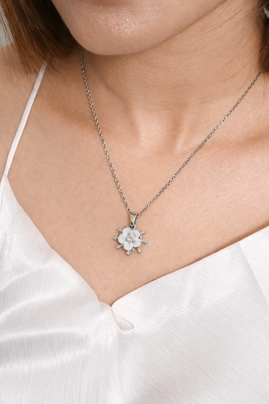 Silver Chain Flower Shape Pendant